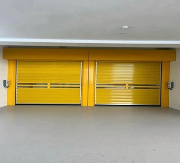 Peb Cov Qauv Loj Ntawm Cov Menyuam Shutter Qhov Rooj